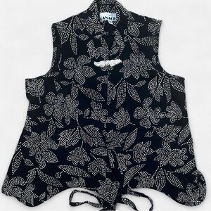 Vintage Panache Timeless Black & White Pebbled Floral Polka Dot Tie Top Women 12